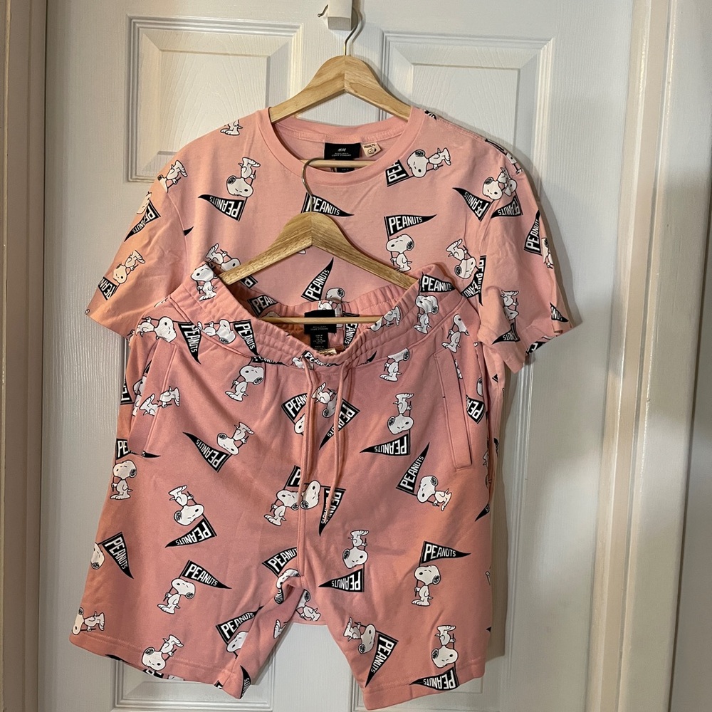 H&M Pink Peanuts Graphic Tee and shorts